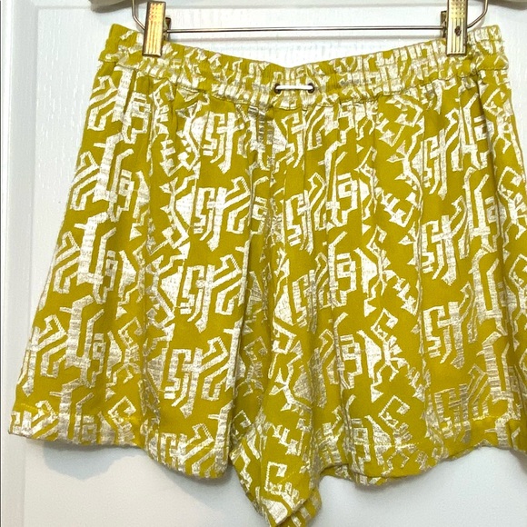 Elevenses Embroidered Gold Shorts - Picture 4 of 16